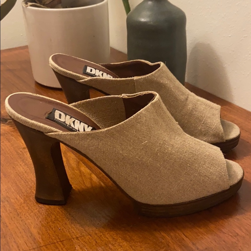 Vintage Linen DKNY Peep Toe Mules - Picture 3 of 4